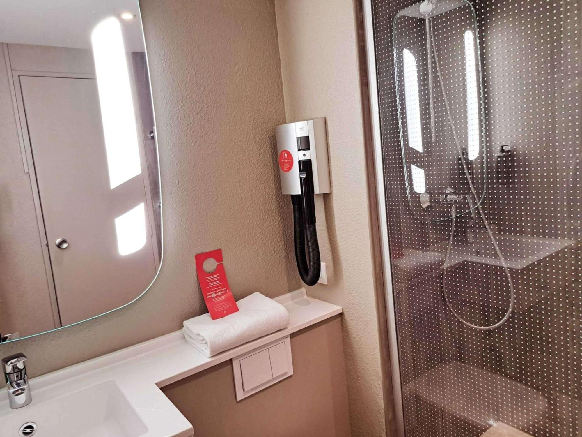 Ibis Toulon La Seyne Sur Mer Ngoại thất bức ảnh